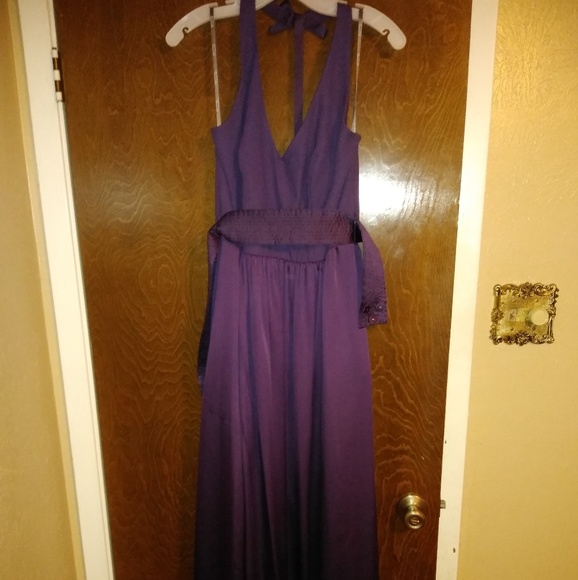 Vera Wang V Neck Halter Gown with Sash - Picture 2 of 2